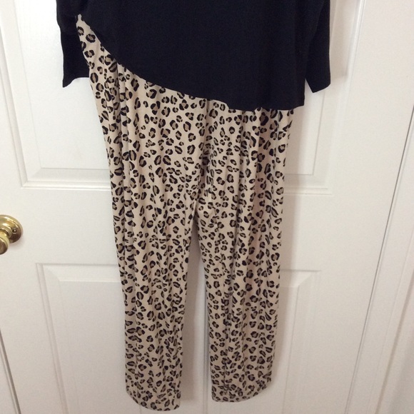 DKNY Soft Lounge/Pajama Set - Picture 7 of 8